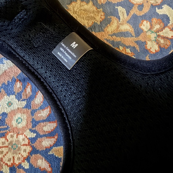 New size M Dog Harness. Fits Medium size breeds. Makes walks easier! - Picture 3 of 9